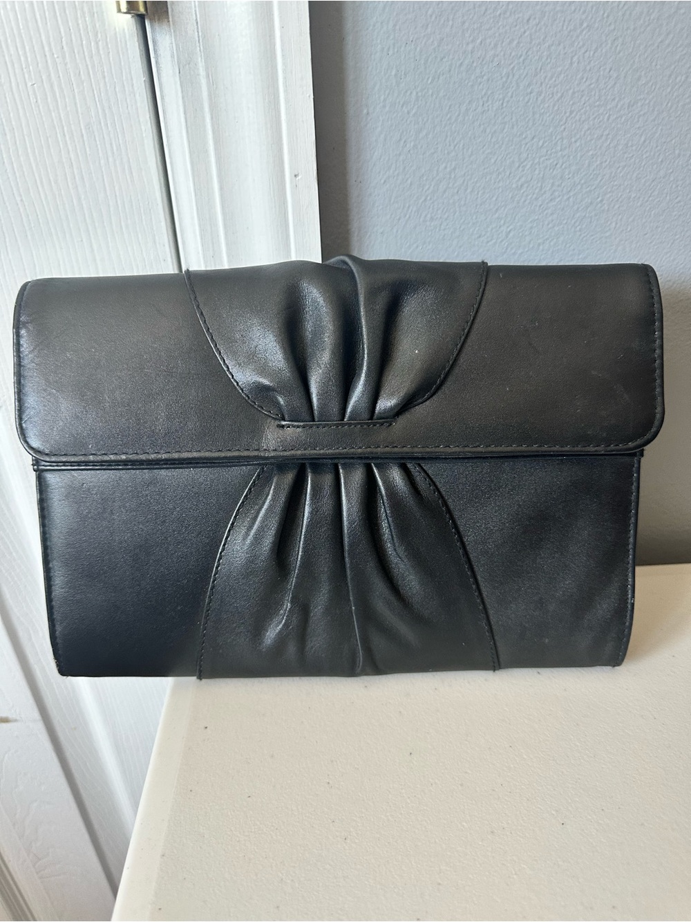 Vintage Black Pleated Convertible Clutch with Crossbody Shoulder Strap and Snap